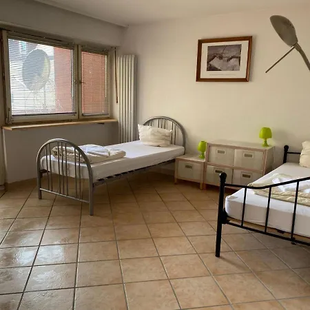 ホームステイ Zimmer In Kaiserslautern *