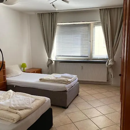 ホームステイ Zimmer In Kaiserslautern *