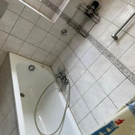 Zimmer In Apartment